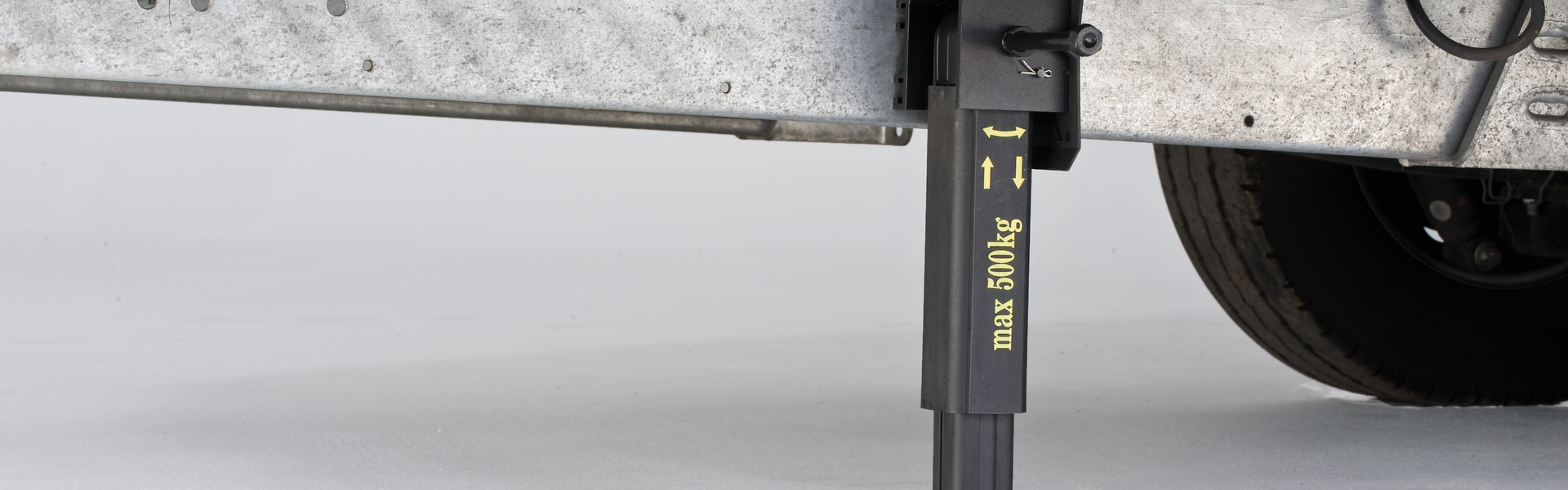 Vérins stabilisateurs hydrauliques et mécaniques pour camping-cars
